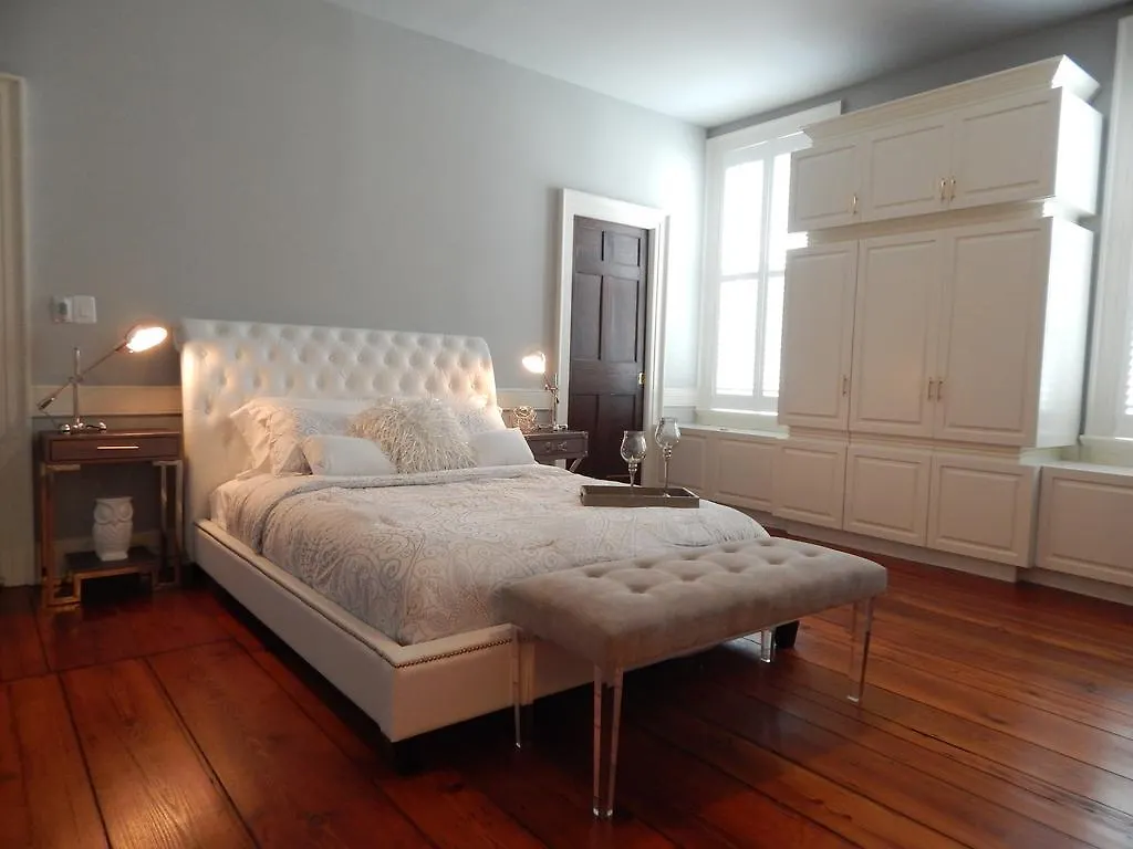 The Dulinn On York Savannah Apartament